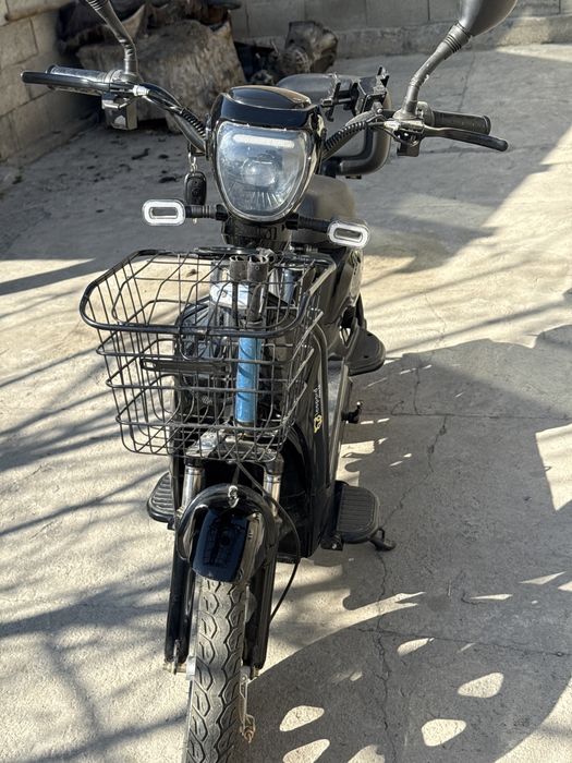 Грантиее нету тут только менять  акб