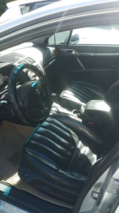 Автомобиль Peugeot 407 .