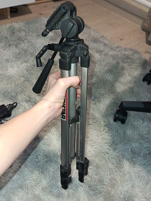 Продам японскую видеокамеру JVC Everio