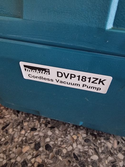 Акумулаторна вакуум помпа MAKITA DVP181ZK 18+18v
