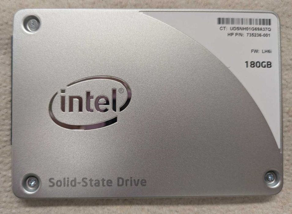 Хороший вариант для старого ноутбука и ПК SSD Intel 2.5" 180GB
