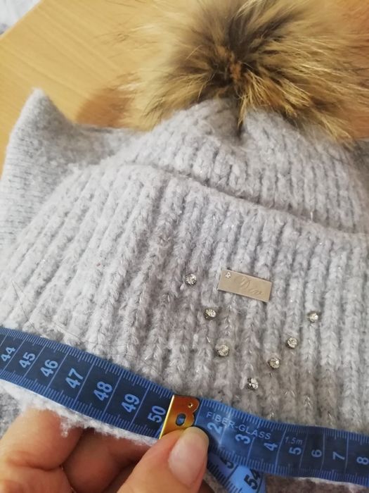 Продам шапку с хомутом для девочек