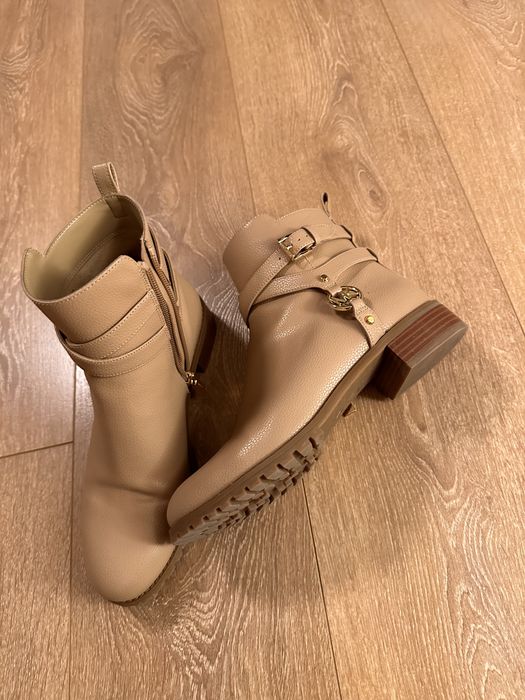 Michael Kors боти