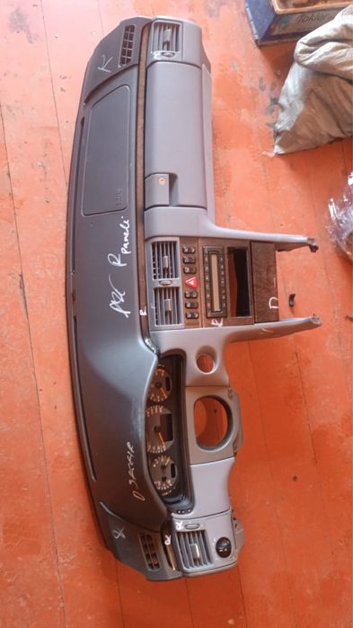 Панель мерседес 210