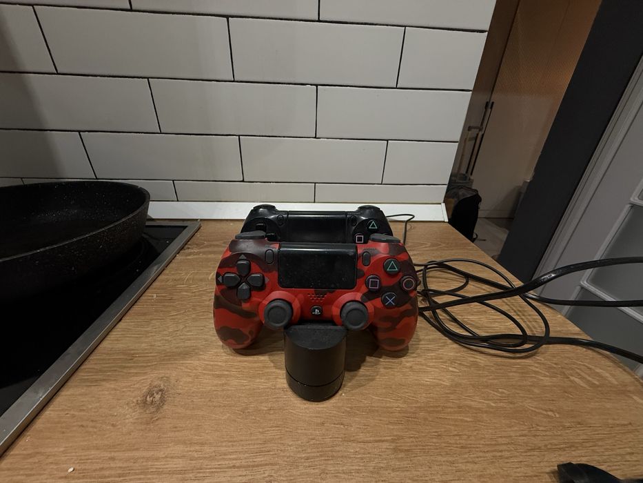 Продам PlayStation4 на 1тб