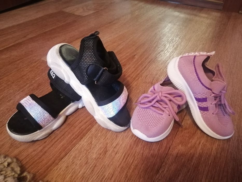 Продам обувь детскую