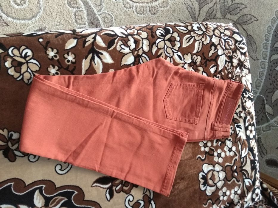 Джинсы женские ..