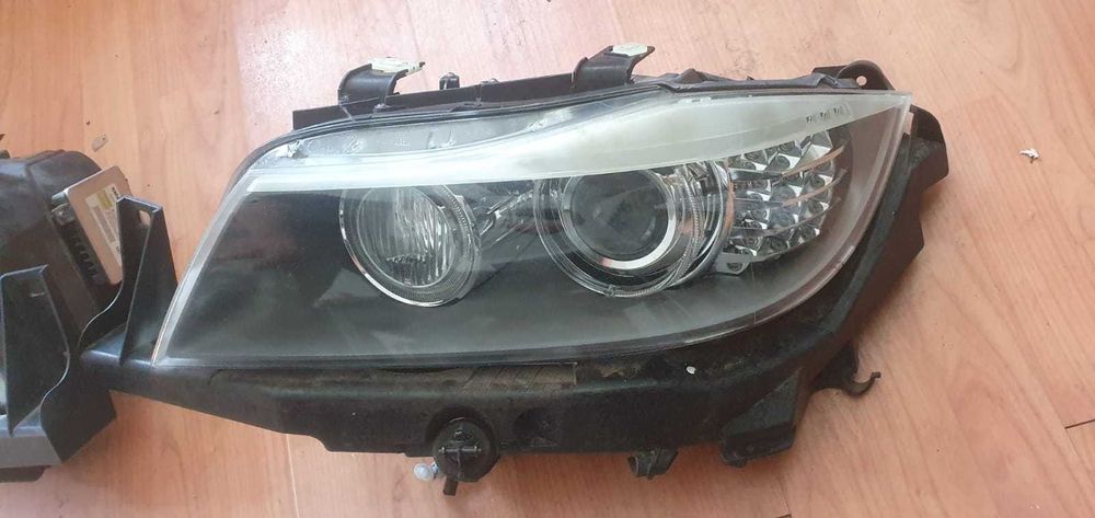 Far stanga dreapta BMW Seria 3 E90 E91 facelift LCI bixenon adaptive
