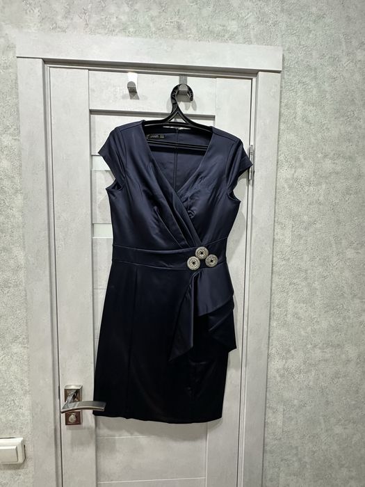 Продам летние, нарядные платья