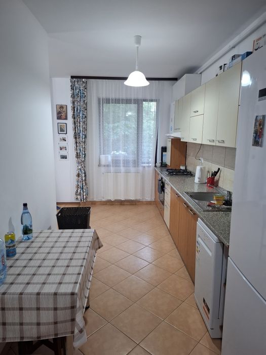 Vindem apartament cu 2 camere