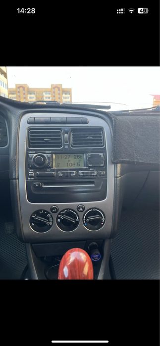 Машина Toyota Avensis