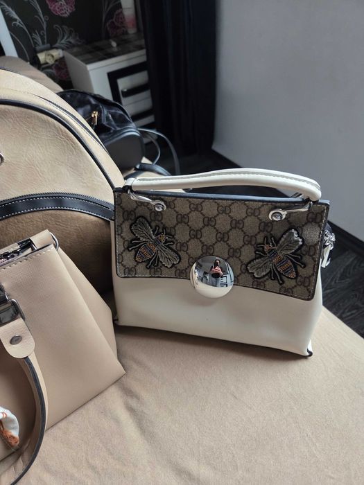 Дамски чанти и раници