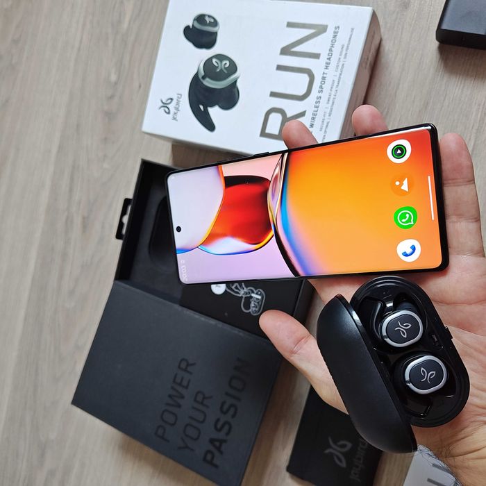 512 ГБ смартфон Motorola Edge 40 Pro OLED Snapdragon 8 Gen 2 + ПОДАРОК