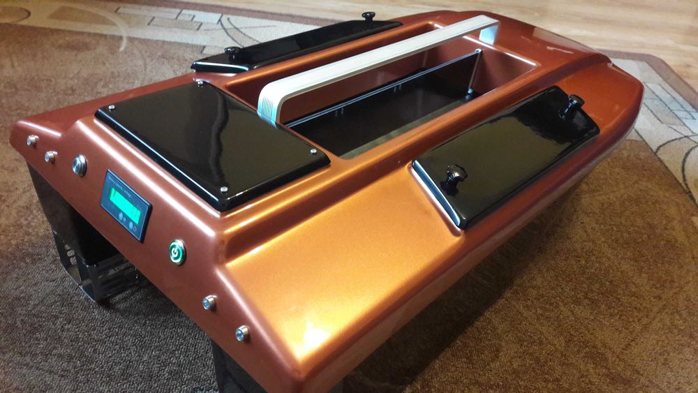 Лодка за захранка М5 GPS и автопилот