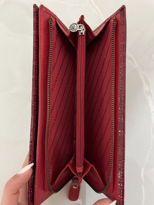 Дамско портмоне от естествен лак