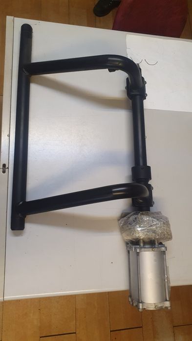 Mecanism pneumatic de inchidere usa bus