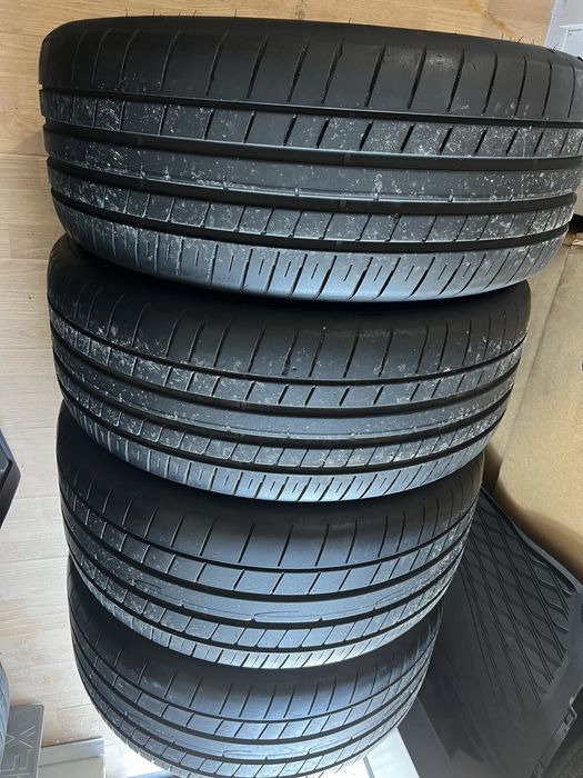 Anvelope Mercedes GLC Dunlop SP MAXX MO-MB Orig 255 45 20 & 285 40 20