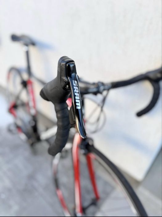 Bicicletă cursieră RIBBLE– Carbon – Echipare SRAM