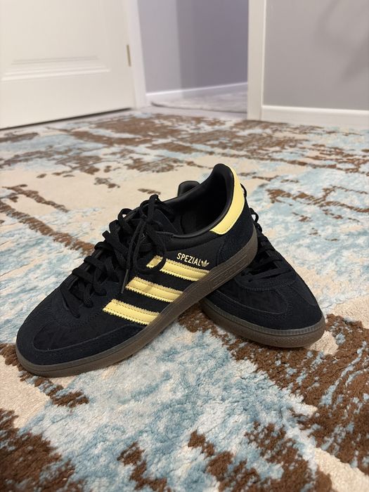 Кроссовки Adidas новые