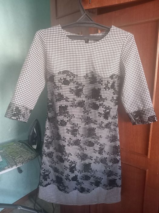 Продам женские платья