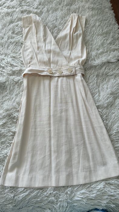 Платье с V- вырезом