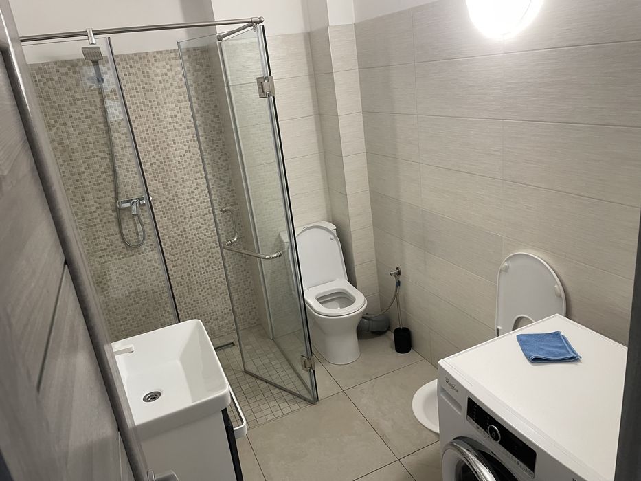 Inchiriez Apartament 3 camere nou