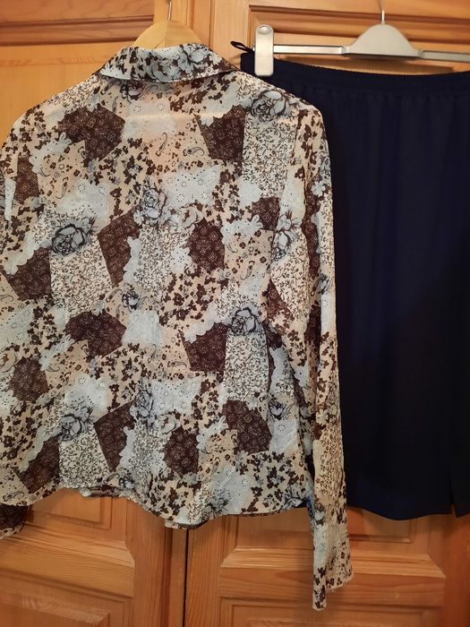 Compleu asortat bleumarin mărimea 44-46