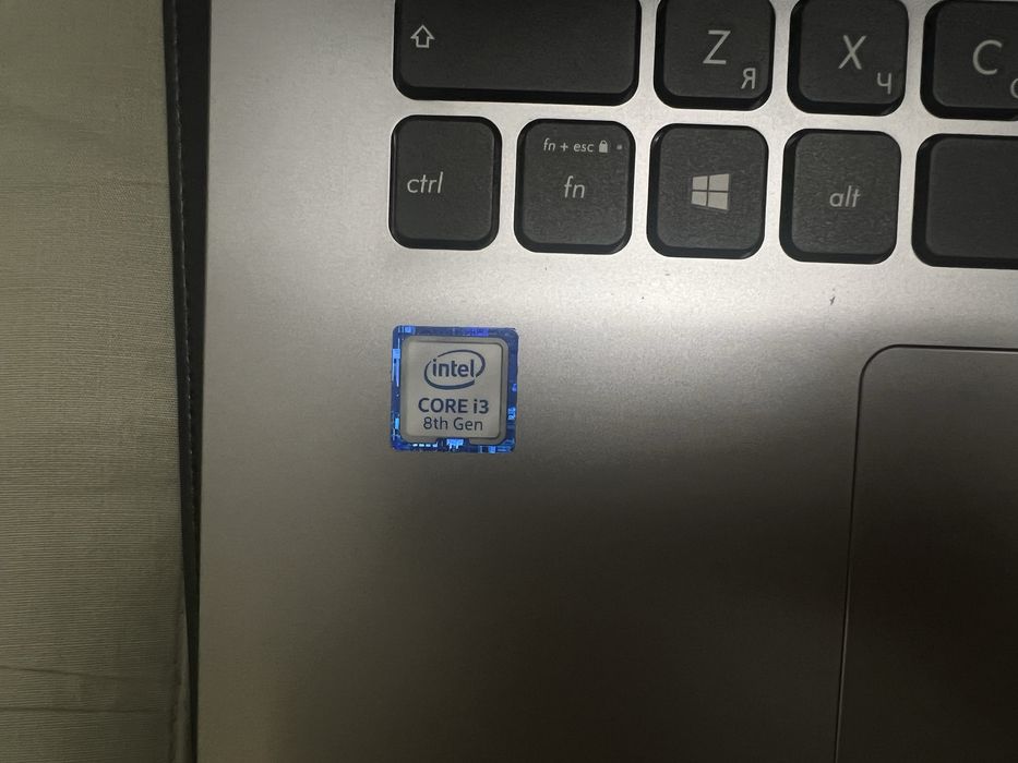 Продам ноутбук Asus vivobook