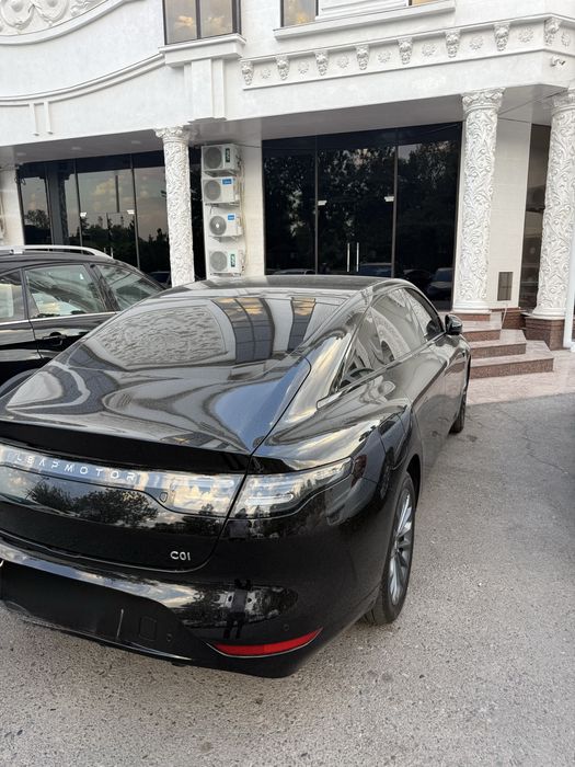 Leapmotor  C 01  gibrid sotiladi yoki variantga beriladi