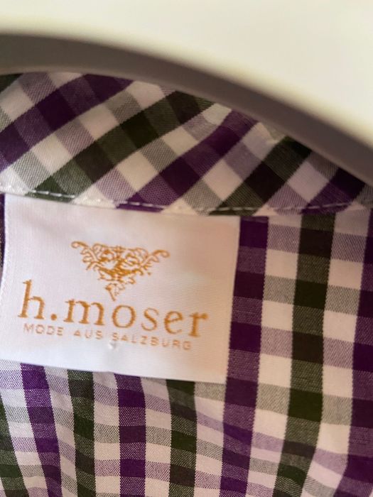 Bluza dama , tip cămașă.