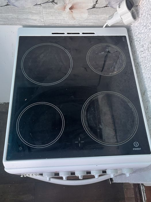 Готварска Печка Indesit