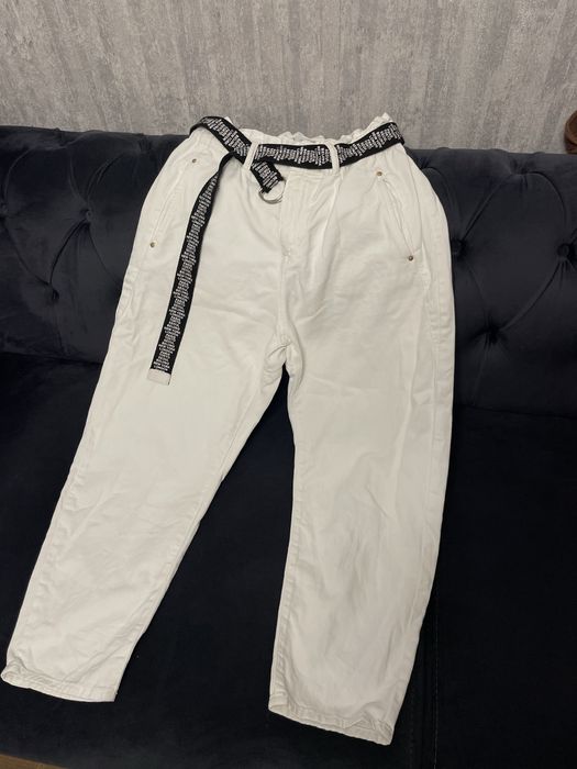 Бели дънки от Зара