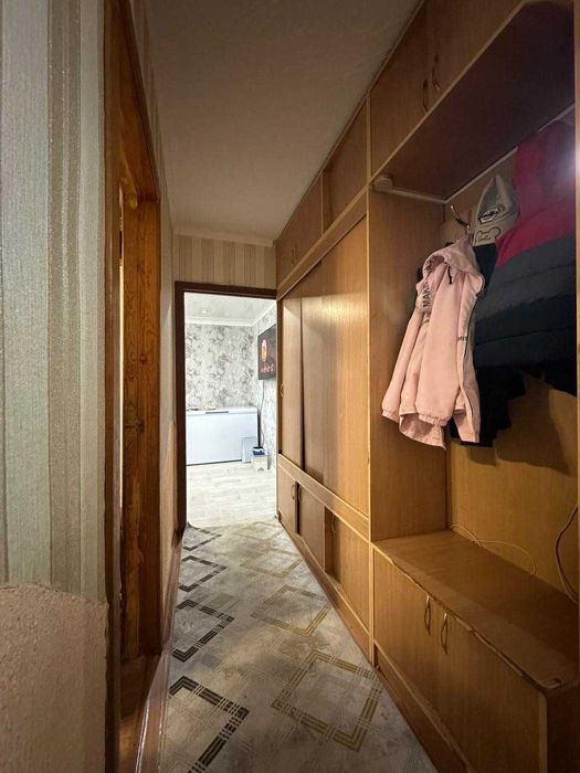 Продам 4 комн. квартиру, в 20 мкрн.