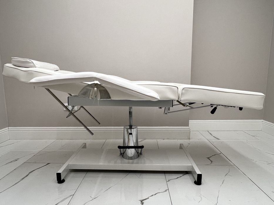 Продается косметологическая кушетка/кресло