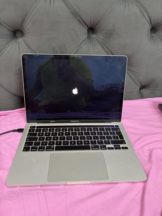 Vand macbook pro 2020 A2289 pentru piese