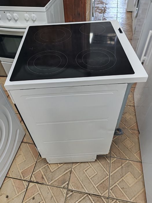 Свободно стояща печка с керамичен плот Voss Electrolux с две години гаранция!