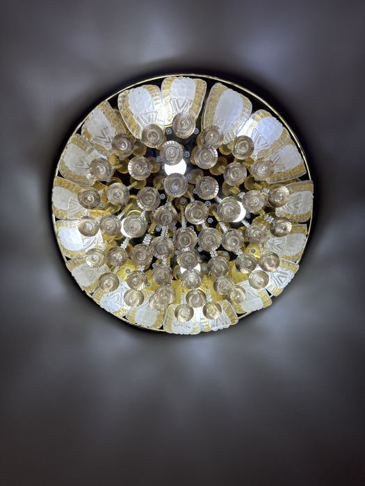 Продам люстру для гостинной