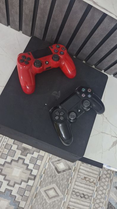 Продам Sony PS  4