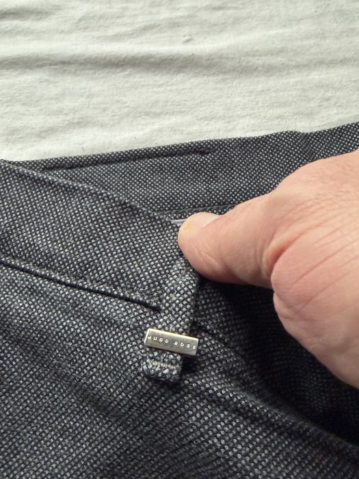 Hugo Boss.pantaloni pentru bărbați,măr.L