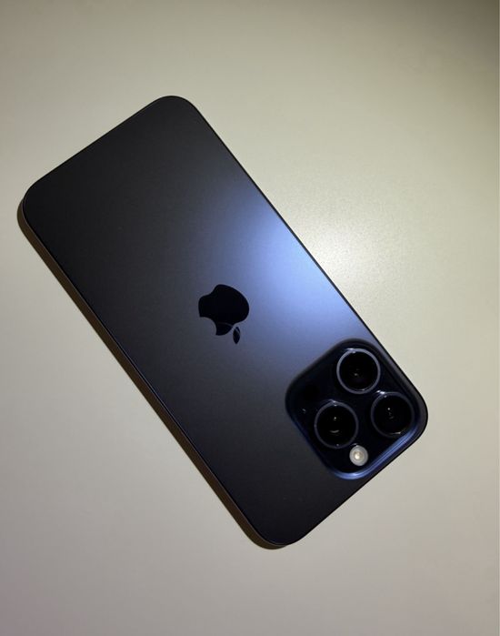 iPhone 15 PRO MAX • 256 GB • 96% Bateria