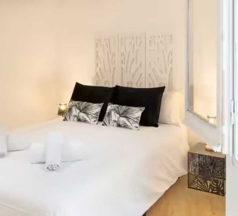 Дава се под наем Тристаен апартамент в Пловдив, Център - 74 кв.м за 188.7 € - Снимка #2