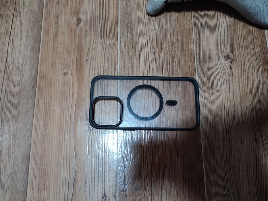 Чехлы на Айфон 15 про