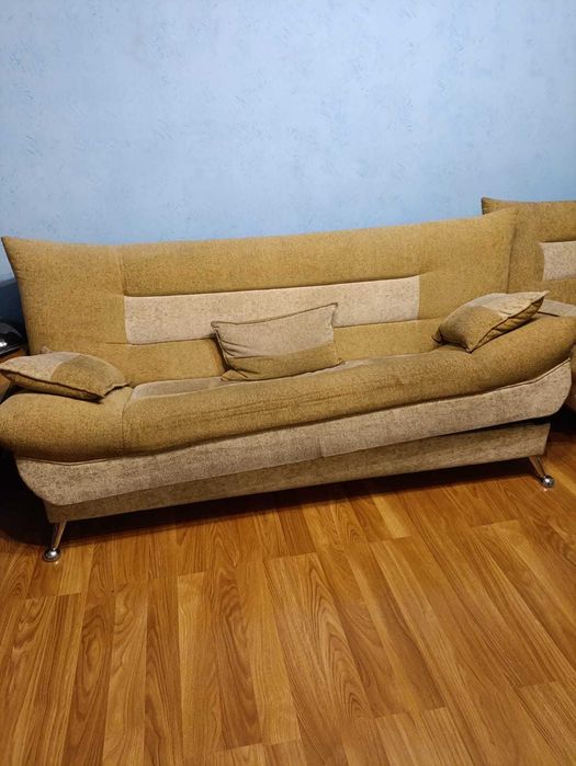 Диван и два кресла б/у