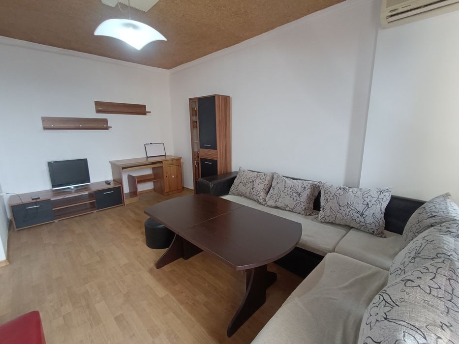 Дава се под наем Двустаен апартамент в Стара Загора, Три чучура - север - 53 кв.м за 229.5 € - Снимка #1