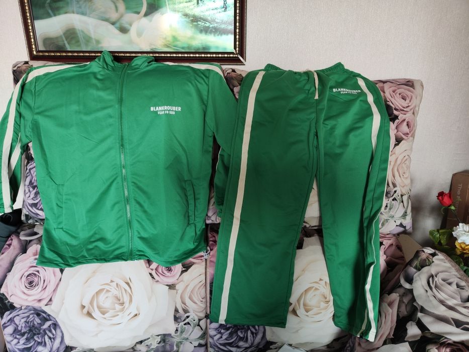 Спортивные костюмы