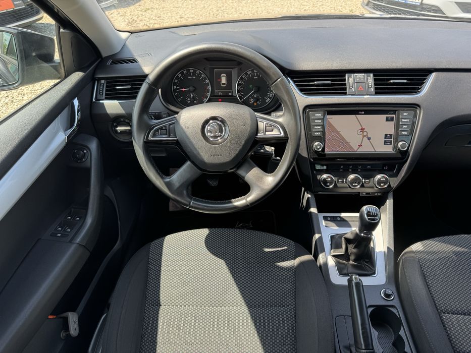 Skoda Octavia 1.6 Tdi Model 2015 LED Euro5 Navi Mare  Klimatronic