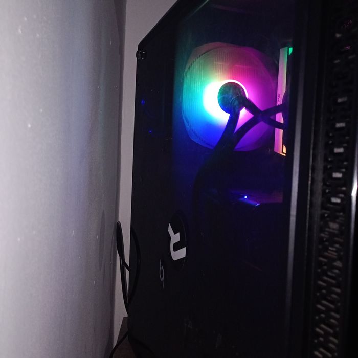 Vând PC de gaming (mid)