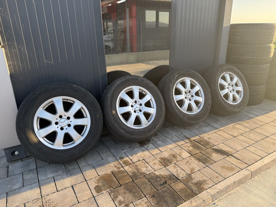 ML164 Mercedes 235*65*17