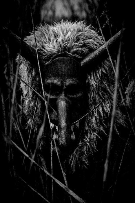 Кукерска маска за Сурва и декорация - ръчна изработка