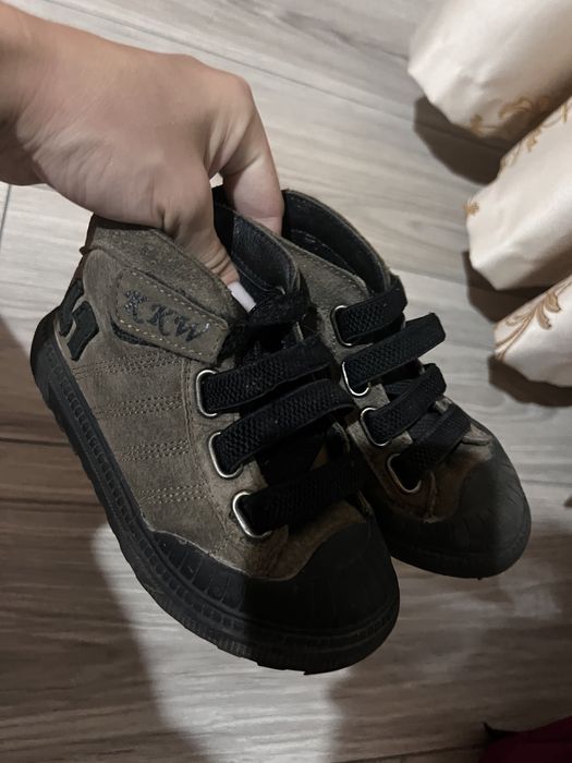 Детские осенние ботинки